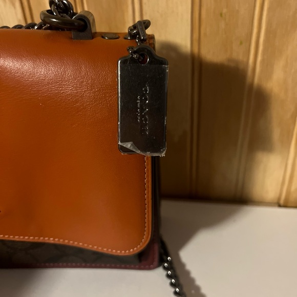 Authentic coach Small crossbody/shoulder bag- burnt orange and burgundy color - Picture 7 of 7